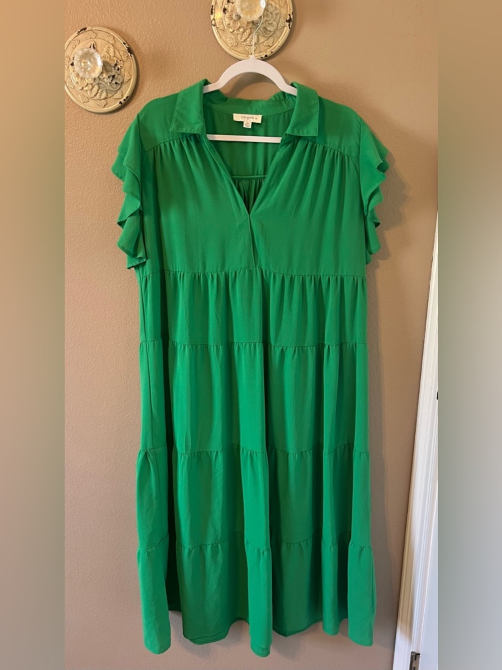 Umgee Green Tiered V-Neck Women's Midi 
Dress